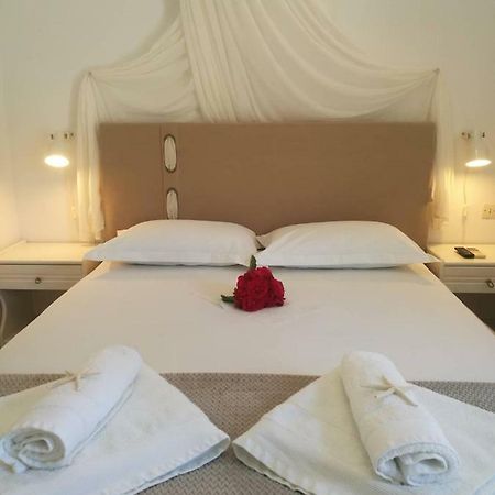 Andreas And Petrinela Rooms Triovasalos Экстерьер фото