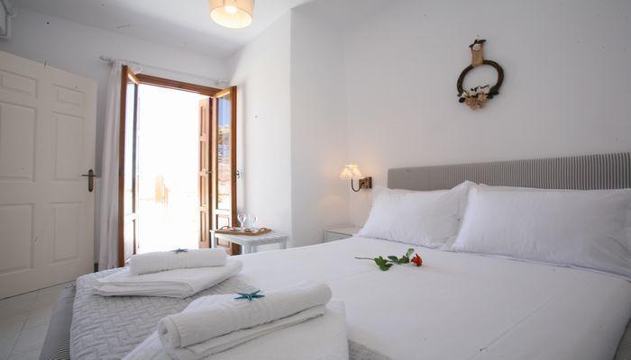 Andreas And Petrinela Rooms Triovasalos Экстерьер фото