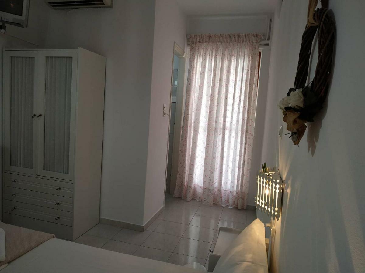 Andreas And Petrinela Rooms Triovasalos Экстерьер фото