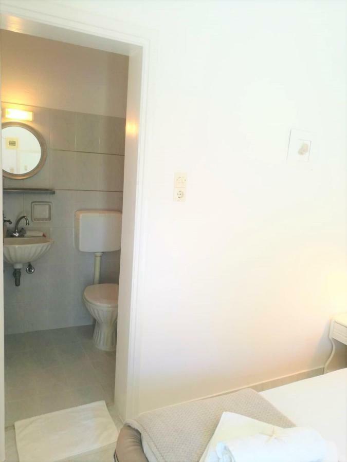 Andreas And Petrinela Rooms Triovasalos Экстерьер фото